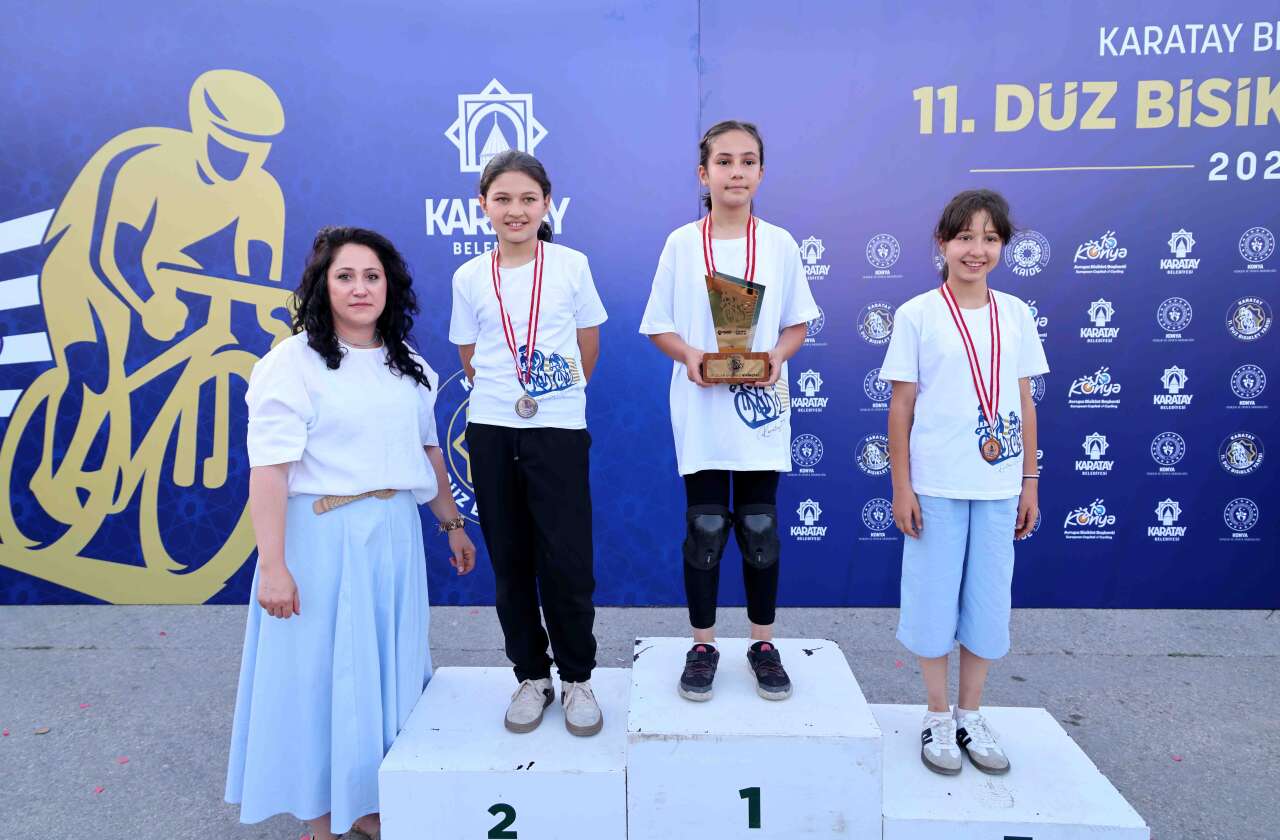 Konya’da 500’e yakın çocuk şampiyonluk için pedal çevirdi 13